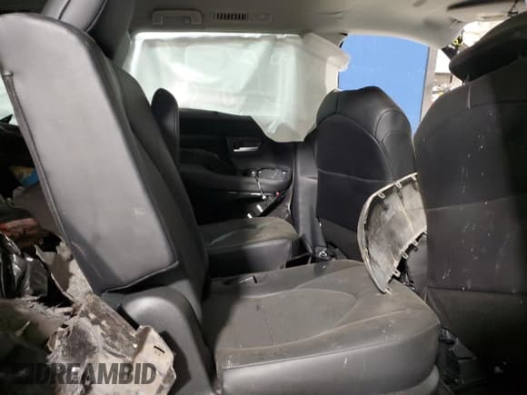 ✅ 2024 Toyota Highlander XLE • VIN: 5TDAAAA5XRS018775 • Lot: 48301975. Listed on Copart with Not provided. Free auction sales archive from the USA and detailed vehicle history report at DreamBid. Image 11.