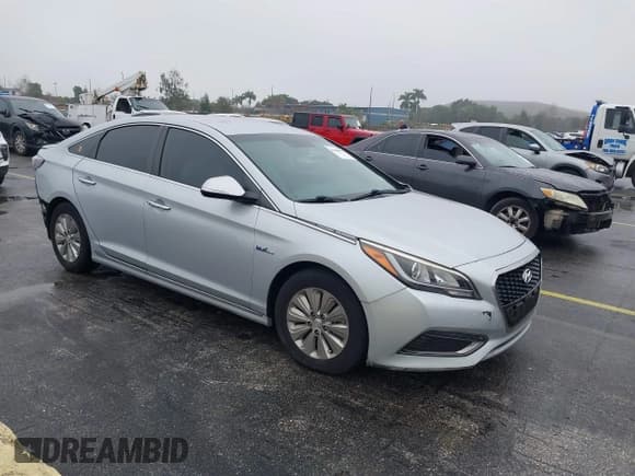 ✅ 2017 Hyundai Sonata SE • VIN: KMHE24L15HA059199 • Лот: 41400021. Опубликован ранее на IAAI с пробегом 111 680 миль. Бесплатный доступ к архиву аукционных продаж из США и подробный отчёт об истории автомобиля на DreamBid. Изображение 1.