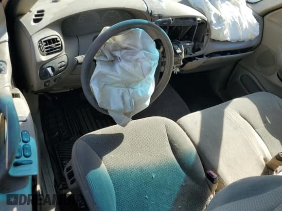 ✅ 2000 Ford Expedition XLT • VIN: 1FMRU1560YLC45109 • Lot: 76681164. Listed on Copart with Not provided. Free auction sales archive from the USA and detailed vehicle history report at DreamBid. Image 8.