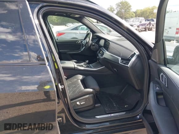 ✅ 2023 BMW X5 xDrive40i • VIN: 5UXCR6C00P9P57843 • Lot: 43117794. Listed on IAAI with 42,742 mi. Free auction sales archive from the USA and detailed vehicle history report at DreamBid. Image 5.