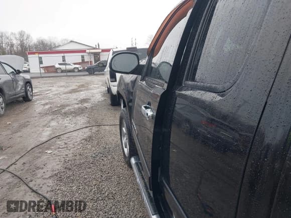 ✅ 2010 GMC Sierra 1500 • VIN: 1GTSCWE01AZ202838 • Lot: 41516702. Wystawiony na IAAI z przebiegiem 173 647 mil. Bezpłatny archiwum sprzedaży aukcyjnych z USA i szczegółowy raport historii pojazdu na DreamBid. Zdjęcie 18.