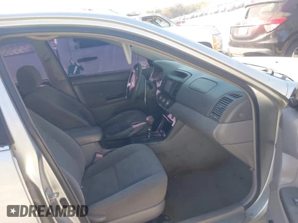 ✅ 2005 Toyota Camry LE • VIN: 4T1BE32K65U501125 • Лот: 43457858. Опубликован ранее на IAAI с пробегом 251 614 миль. Бесплатный доступ к архиву аукционных продаж из США и подробный отчёт об истории автомобиля на DreamBid. Изображение 5.