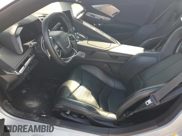 ✅ 2022 Chevrolet Corvette 2LT • VIN: 1G1YB2D4XN5121045 • Лот: 81573795. Опубликован ранее на Copart с пробегом 16 570 миль. Бесплатный доступ к архиву аукционных продаж из США и подробный отчёт об истории автомобиля на DreamBid. Изображение 7.