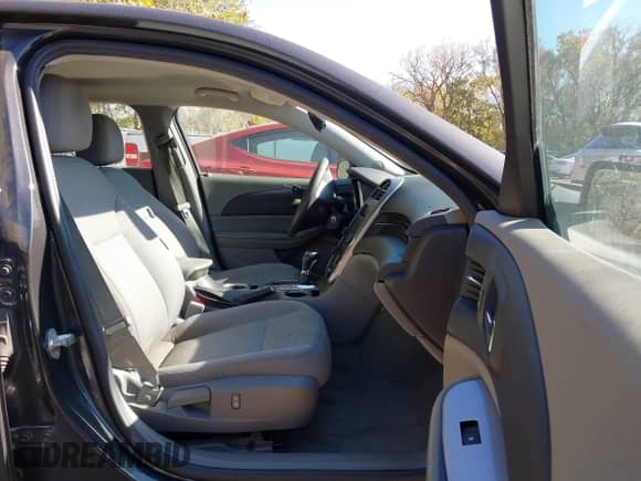 2014 Chevrolet Malibu LS с VIN 1G11A5SL3EF273324, выставлен на аукционе IAAI как лот 43610018 с пробегом 168 392 миль миль и . История ставок и продаж доступна на DreamBid. Изображение 5.