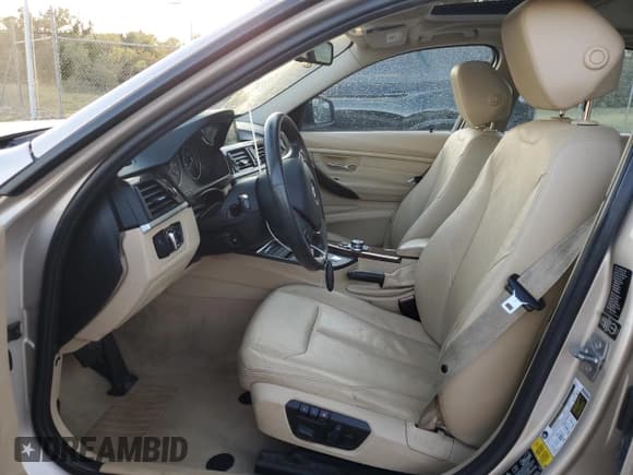 ✅ 2013 BMW 3 Series 328i xDrive • VIN: WBA3B5C57DF597532 • Lot: 76684754. Wystawiony na Copart z przebiegiem 129 840 mil. Bezpłatny archiwum sprzedaży aukcyjnych z USA i szczegółowy raport historii pojazdu na DreamBid. Zdjęcie 7.