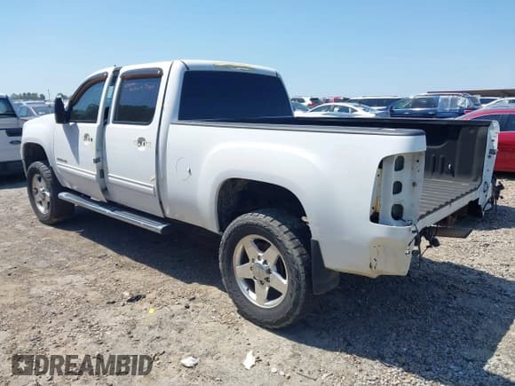 ✅ 2011 GMC Sierra 2500HD SLT • VIN: 1GT121CG1BF266186 • Лот: 42069448. Опубликован ранее на IAAI с пробегом Не указан. Бесплатный доступ к архиву аукционных продаж из США и подробный отчёт об истории автомобиля на DreamBid. Изображение 3.