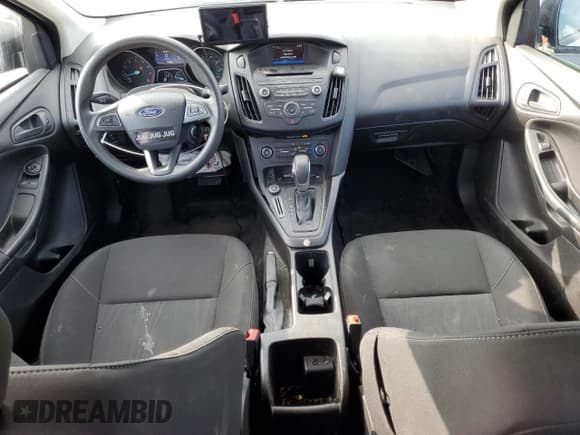 ✅ 2017 Ford Focus S • VIN: 1FADP3E21HL263932 • Lot: 80700175. Wystawiony na Copart z przebiegiem 59 441 mil. Bezpłatny archiwum sprzedaży aukcyjnych z USA i szczegółowy raport historii pojazdu na DreamBid. Zdjęcie 8.