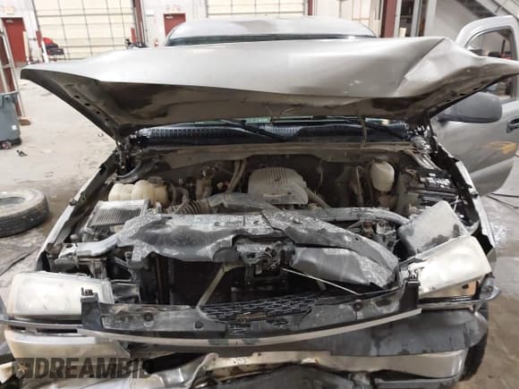 ✅ 2006 Chevrolet Silverado 2500HD LT1 • VIN: 1GCHK29UX6E263400 • Lot: 43512984. Wystawiony na IAAI z przebiegiem 185 395 mil. Bezpłatny archiwum sprzedaży aukcyjnych z USA i szczegółowy raport historii pojazdu na DreamBid. Zdjęcie 10.