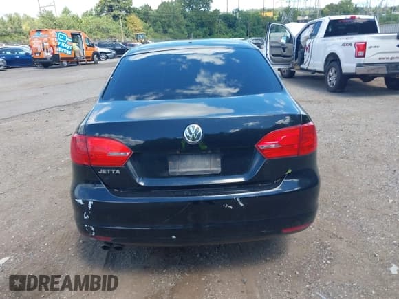 ✅ 2012 Volkswagen Jetta S • VIN: 3VW2K7AJ1CM468417 • Lot: 43069106. Listed on IAAI with 139,684 mi. Free auction sales archive from the USA and detailed vehicle history report at DreamBid. Image 17.