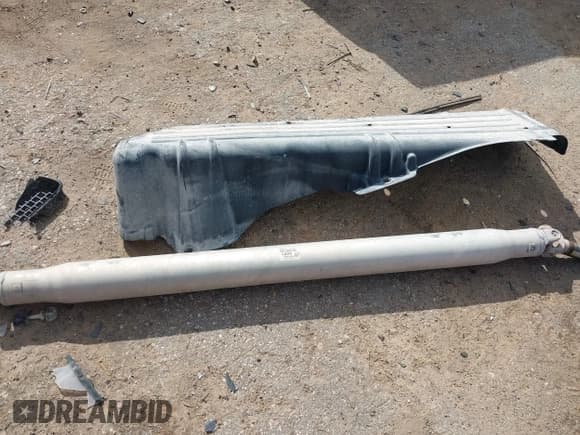 ✅ 2015 Chevrolet Silverado 2500HD LT • VIN: 1GC1KVEG6FF575758 • Lot: 42212395. Wystawiony na IAAI z przebiegiem Nie podano. Bezpłatny archiwum sprzedaży aukcyjnych z USA i szczegółowy raport historii pojazdu na DreamBid. Zdjęcie 12.