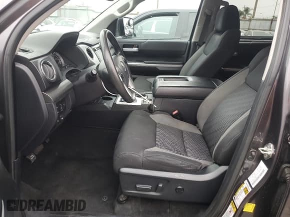 ✅ 2017 Toyota Tundra SR5 • VIN: 5TFEY5F13HX223809 • Лот: 69297875. Опубликован ранее на Copart с пробегом 83 556 миль. Бесплатный доступ к архиву аукционных продаж из США и подробный отчёт об истории автомобиля на DreamBid. Изображение 7.