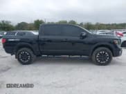 ✅ 2021 Nissan Titan SV • VIN: 1N6AA1ED3MN515230 • Lot: 41715974. Wystawiony na IAAI z przebiegiem 74 368 mil. Bezpłatny archiwum sprzedaży aukcyjnych z USA i szczegółowy raport historii pojazdu na DreamBid. Zdjęcie 14.