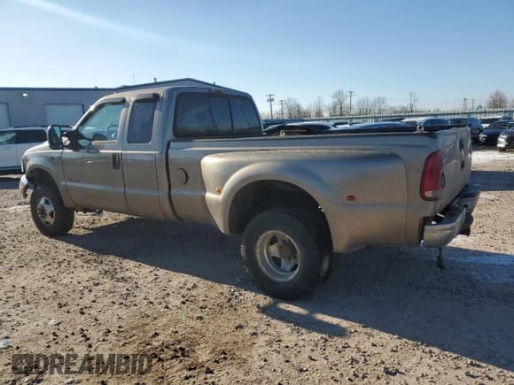 ✅ 2002 Ford F-350 XL • VIN: 1FTWX33F12EB01125 • Лот: 84022504. Опубликован ранее на Copart с пробегом 186 557 миль. Бесплатный доступ к архиву аукционных продаж из США и подробный отчёт об истории автомобиля на DreamBid. Изображение 2.