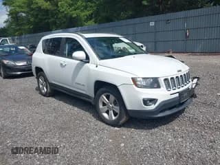 ✅ 2015 Jeep Compass High Altitude • VIN: 1C4NJDEB8FD176381 • Lot: 42716513. Wystawiony na IAAI z przebiegiem 109 371 mil. Bezpłatny archiwum sprzedaży aukcyjnych z USA i szczegółowy raport historii pojazdu na DreamBid. Zdjęcie 1.