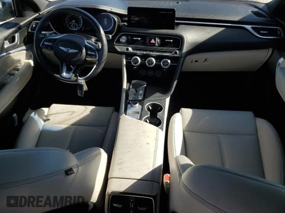 ✅ 2023 Genesis G70 2.0T • VIN: KMTG34TA6PU132654 • Lot: 82517845. Wystawiony na Copart z przebiegiem 37 149 mil. Bezpłatny archiwum sprzedaży aukcyjnych z USA i szczegółowy raport historii pojazdu na DreamBid. Zdjęcie 8.