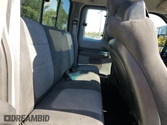 ✅ 2005 Ford F-350 XL • VIN: 1FTWX31565EB08697 • Лот: 84394745. Опубликован ранее на Copart с пробегом 214 007 миль. Бесплатный доступ к архиву аукционных продаж из США и подробный отчёт об истории автомобиля на DreamBid. Изображение 10.