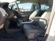 ✅ 2018 Chevrolet Bolt EV Premier • VIN: 1G1FX6S09J4136667 • Lot: 88350965. Wystawiony na Copart z przebiegiem Nie podano. Bezpłatny archiwum sprzedaży aukcyjnych z USA i szczegółowy raport historii pojazdu na DreamBid. Zdjęcie 7.