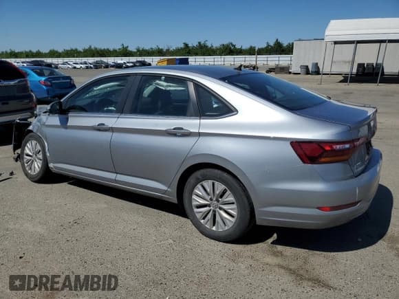 ✅ 2019 Volkswagen Jetta S • VIN: 3VWC57BU6KM217475 • Лот: 55693735. Опубликован ранее на Copart с пробегом 76 155 миль. Бесплатный доступ к архиву аукционных продаж из США и подробный отчёт об истории автомобиля на DreamBid. Изображение 2.