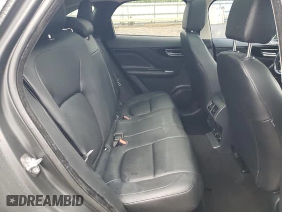 ✅ 2018 Jaguar F-Pace 30t Premium • VIN: SADCJ2GXXJA235675 • Лот: 63371605. Опубликован ранее на Copart с пробегом 108 346 миль. Бесплатный доступ к архиву аукционных продаж из США и подробный отчёт об истории автомобиля на DreamBid. Изображение 11.