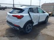 ✅ 2022 Buick Encore GX Select • VIN: KL4MMDS28NB106259 • Лот: 42101138. Опубликован ранее на IAAI с пробегом 23 634 миль. Бесплатный доступ к архиву аукционных продаж из США и подробный отчёт об истории автомобиля на DreamBid. Изображение 4.
