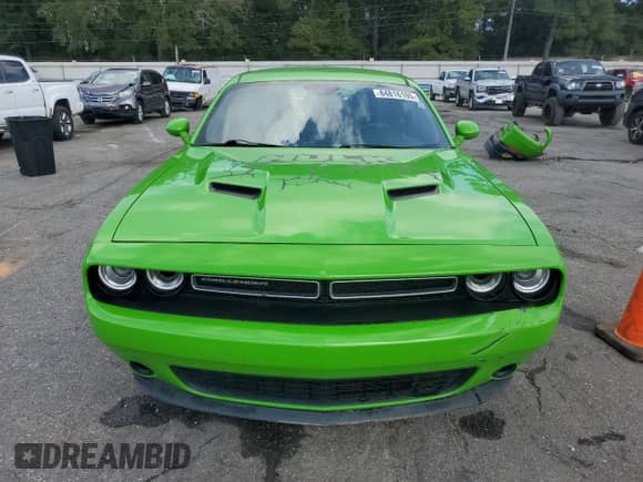 ✅ 2017 Dodge Challenger SXT Plus • VIN: 2C3CDZAG0HH555138 • Lot: 84816105. Wystawiony na Copart z przebiegiem 136 840 mil mil. Skorzystaj z bezpłatnego archiwum sprzedaży aukcyjnych z USA i zobacz szczegółowy raport historii pojazdu na DreamBid. Zdjęcie 5.