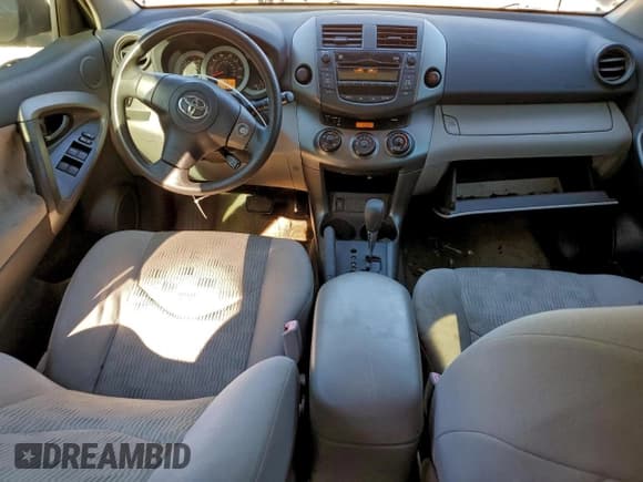 ✅ 2010 Toyota RAV4 • VIN: 2T3ZF4DV9AW044322 • Lot: 96050375. Wystawiony na Copart z przebiegiem 240 163 mil. Bezpłatny archiwum sprzedaży aukcyjnych z USA i szczegółowy raport historii pojazdu na DreamBid. Zdjęcie 8.