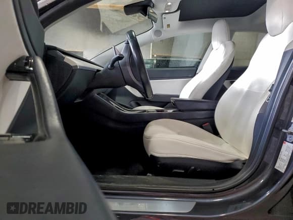 ✅ 2018 Tesla Model 3 Long Range Battery • VIN: 5YJ3E1EB5JF074953 • Лот: 94167505. Опубликован ранее на Copart с пробегом 62 380 миль. Бесплатный доступ к архиву аукционных продаж из США и подробный отчёт об истории автомобиля на DreamBid. Изображение 7.