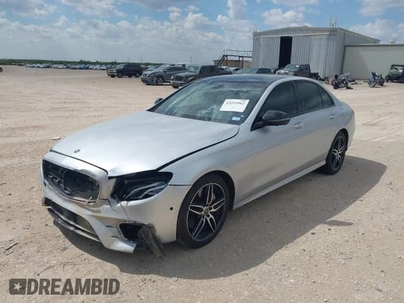 ✅ 2020 Mercedes-Benz E 350 • VIN: WDDZF8DB7LA737796 • Lot: 43215562. Listed on IAAI with 111,984 mi. Free auction sales archive from the USA and detailed vehicle history report at DreamBid. Image 2.