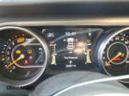 ✅ 2018 Jeep Wrangler Sport • VIN: 1C4GJXAN9JW331320 • Lot: 77883334. Wystawiony na Copart z przebiegiem 26 567 mil. Bezpłatny archiwum sprzedaży aukcyjnych z USA i szczegółowy raport historii pojazdu na DreamBid. Zdjęcie 9.