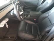 ✅ 2020 Tesla Model 3 Standard Range Plus • VIN: 5YJ3E1EA9LF630112 • Лот: 84725415. Опубликован ранее на Copart с пробегом 54 026 миль. Бесплатный доступ к архиву аукционных продаж из США и подробный отчёт об истории автомобиля на DreamBid. Изображение 7.