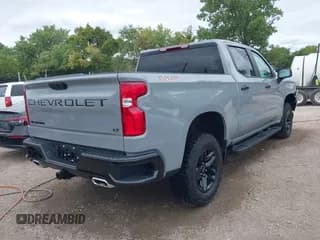 ✅ 2024 Chevrolet Silverado 1500 LT Trail Boss • VIN: 3GCUDFED0RG262534 • Lot: 43041798. Wystawiony na IAAI z przebiegiem 13 436 mil. Bezpłatny archiwum sprzedaży aukcyjnych z USA i szczegółowy raport historii pojazdu na DreamBid. Zdjęcie 4.
