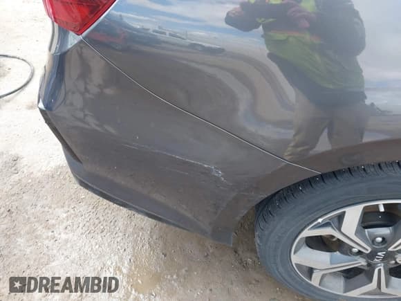 ✅ 2020 Kia Forte FE • VIN: 3KPF24AD8LE243029 • Lot: 41882715. Listed on IAAI with 33,749 mi. Free auction sales archive from the USA and detailed vehicle history report at DreamBid. Image 18.