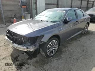 2018 Honda Accord with VIN 1HGCV3F18JA016699, listed as a Copart auction lot 63423285 with 43,987 mi miles and Salvage title. Bid and sale history available at DreamBid. Image 1.