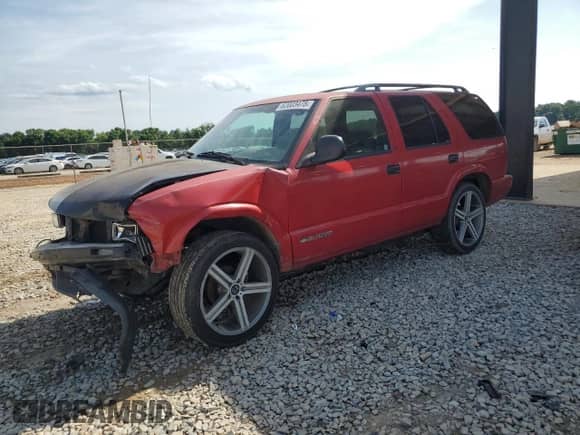1995 Chevrolet Blazer z VIN 1GNCS13WXSK227918, wystawiony jako Copart lot #62003475 z przebiegiem 237 139 mil mil oraz Szkoda całkowita • Salvage title. Historia ofert i sprzedaży dostępna na DreamBid. Obrazek 1.