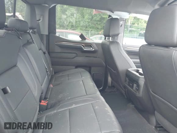 ✅ 2022 Chevrolet Silverado 1500 LT Trail Boss • VIN: 3GCUDFEDXNG527387 • Lot: 42269841. Wystawiony na IAAI z przebiegiem Nie podano. Bezpłatny archiwum sprzedaży aukcyjnych z USA i szczegółowy raport historii pojazdu na DreamBid. Zdjęcie 8.