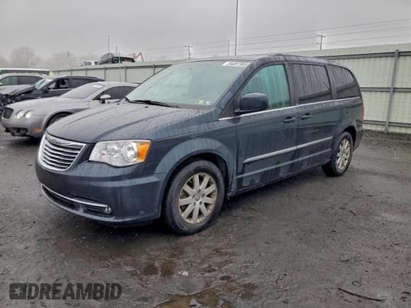 ✅ 2013 Chrysler Town & Country Touring • VIN: 2C4RC1BG6DR714886 • Lot: 94451905. Listed on Copart with 97,705 mi. Free auction sales archive from the USA and detailed vehicle history report at DreamBid. Image 1.