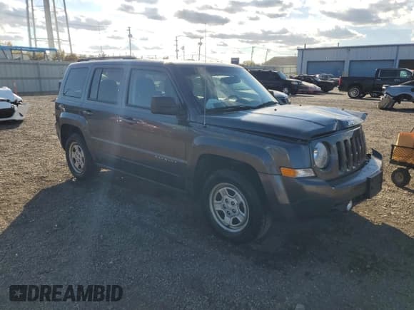✅ 2017 Jeep Patriot 75th Anniversary • VIN: 1C4NJPBB3HD158136 • Lot: 90814015. Listed on Copart with 124,624 mi. Free auction sales archive from the USA and detailed vehicle history report at DreamBid. Image 4.