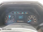 ✅ 2017 Ford F-150 XL • VIN: 1FTMF1CF2HKC86570 • Lot: 51863205. Wystawiony na Copart z przebiegiem 181 397 mil. Bezpłatny archiwum sprzedaży aukcyjnych z USA i szczegółowy raport historii pojazdu na DreamBid. Zdjęcie 9.