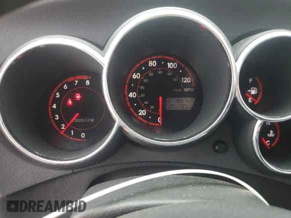 ✅ 2005 Pontiac Vibe • VIN: 5Y2SM63865Z428255 • Lot: 92933675. Wystawiony na Copart z przebiegiem 196 767 mil. Bezpłatny archiwum sprzedaży aukcyjnych z USA i szczegółowy raport historii pojazdu na DreamBid. Zdjęcie 9.