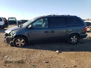 ✅ 2005 Dodge Caravan SXT • VIN: 2D4GP44LX5R199158 • Lot: 82359695. Wystawiony na Copart z przebiegiem 134 511 mil. Bezpłatny archiwum sprzedaży aukcyjnych z USA i szczegółowy raport historii pojazdu na DreamBid. Zdjęcie 1.