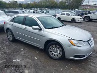 ✅ 2012 Chrysler 200 LX • VIN: 1C3CCBAB3CN201662 • Лот: 43531647. Опубликован ранее на IAAI с пробегом 164 988 миль. Бесплатный доступ к архиву аукционных продаж из США и подробный отчёт об истории автомобиля на DreamBid. Изображение 1.