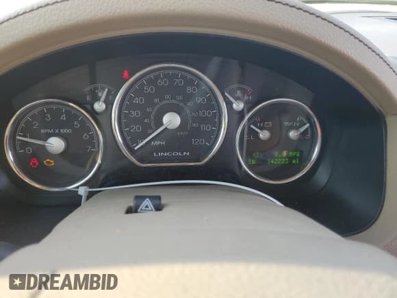 ✅ 2008 Lincoln Mark LT • VIN: 5LTPW16578FJ06621 • Лот: 46215875. Опубликован ранее на Copart с пробегом 142 223 миль. Бесплатный доступ к архиву аукционных продаж из США и подробный отчёт об истории автомобиля на DreamBid. Изображение 9.