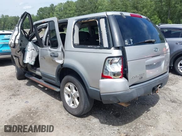 ✅ 2003 Ford Explorer XLT • VIN: 1FMZU73W53ZA27307 • Lot: 42332040. Listed on IAAI with 173,335 mi. Free auction sales archive from the USA and detailed vehicle history report at DreamBid. Image 3.