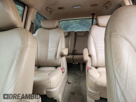 ✅ 2007 Hyundai Entourage GLS • VIN: KNDMC233076039365 • Лот: 81294485. Опубликован ранее на Copart с пробегом 224 777 миль. Бесплатный доступ к архиву аукционных продаж из США и подробный отчёт об истории автомобиля на DreamBid. Изображение 10.