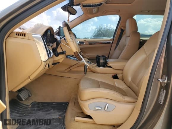 ✅ 2011 Porsche Cayenne S • VIN: WP1AB2A26BLA44787 • Lot: 51590815. Listed on Copart with 116,344 mi. Free auction sales archive from the USA and detailed vehicle history report at DreamBid. Image 7.