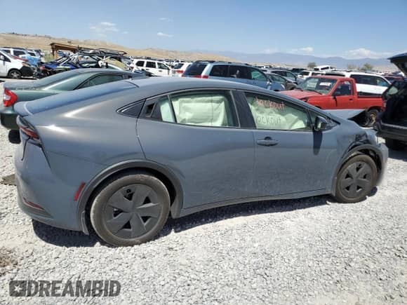 2025 Toyota Prius LE z VIN JTDACAAU1S3062446, wystawiony jako Copart lot #66959305 z przebiegiem Nie podano mil oraz Szkoda całkowita • Salvage title. Historia ofert i sprzedaży dostępna na DreamBid. Obrazek 3.