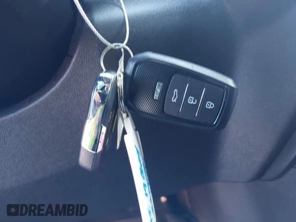 ✅ 2019 Chevrolet Silverado 1500 LTZ • VIN: 3GCUYGED0KG109314 • Lot: 43892760. Wystawiony na IAAI z przebiegiem 98 208 mil. Bezpłatny archiwum sprzedaży aukcyjnych z USA i szczegółowy raport historii pojazdu na DreamBid. Zdjęcie 11.