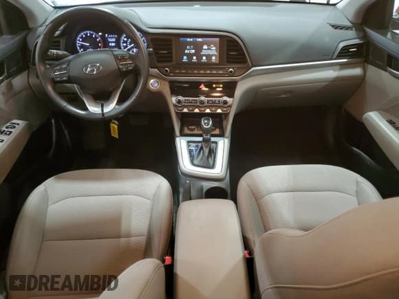 ✅ 2020 Hyundai Elantra Value Edition • VIN: 5NPD84LFXLH525933 • Лот: 89669165. Опубликован ранее на Copart с пробегом 17 120 миль. Бесплатный доступ к архиву аукционных продаж из США и подробный отчёт об истории автомобиля на DreamBid. Изображение 8.