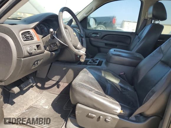✅ 2010 Chevrolet Silverado 1500 LTZ • VIN: 3GCRCTE06AG291495 • Lot: 75998384. Listed on Copart with 250,385 mi. Free auction sales archive from the USA and detailed vehicle history report at DreamBid. Image 7.