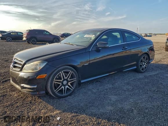 ✅ 2013 Mercedes-Benz C 250 • VIN: WDDGJ4HB5DG067673 • Lot: 94340205. Listed on Copart with 89,754 mi. Free auction sales archive from the USA and detailed vehicle history report at DreamBid. Image 1.